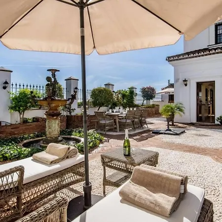 Villa Andalusian Style With Private Pool & Jacuzzi